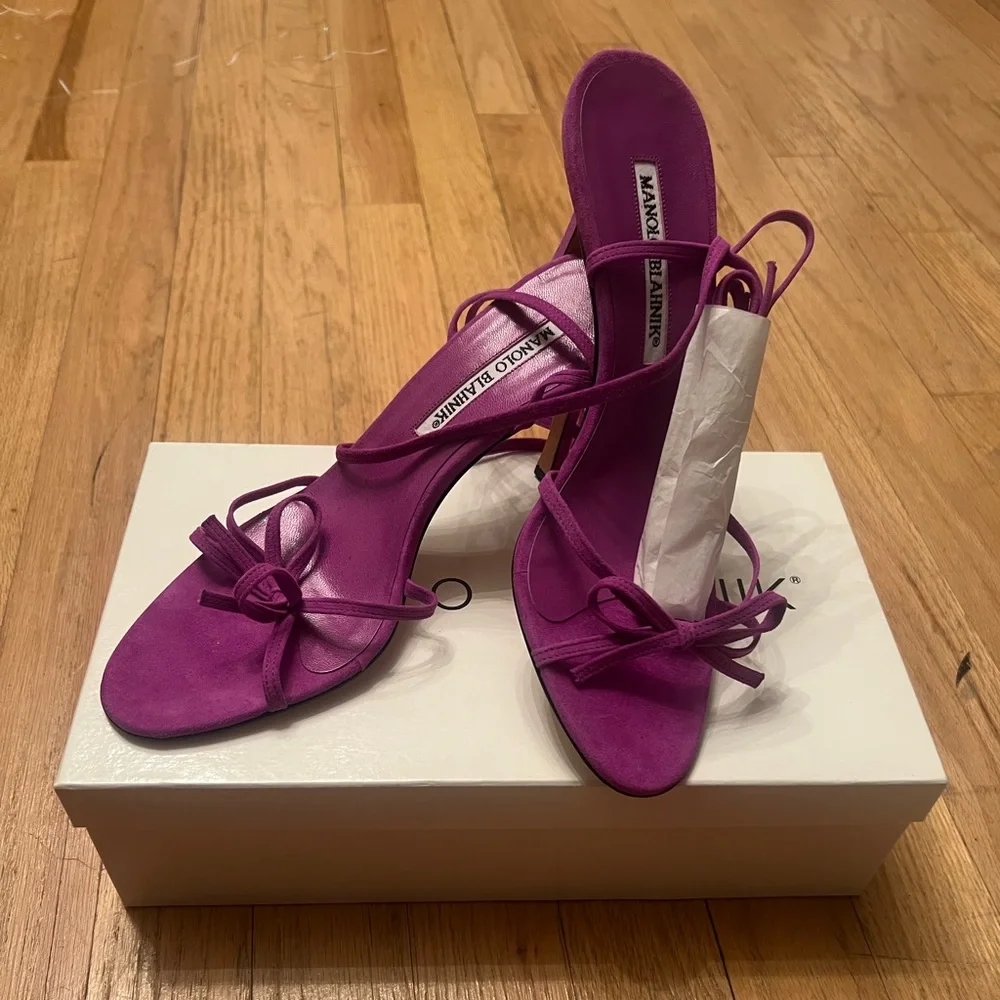 Manolo Blahnik パープル サンダル 38 Manolo Blahnik | Shoes | Manolo Blahnik Purple Orchid Suede Size